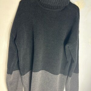 BCBG MAXAZRIA Size Medium two tone Black and Gray Sweater